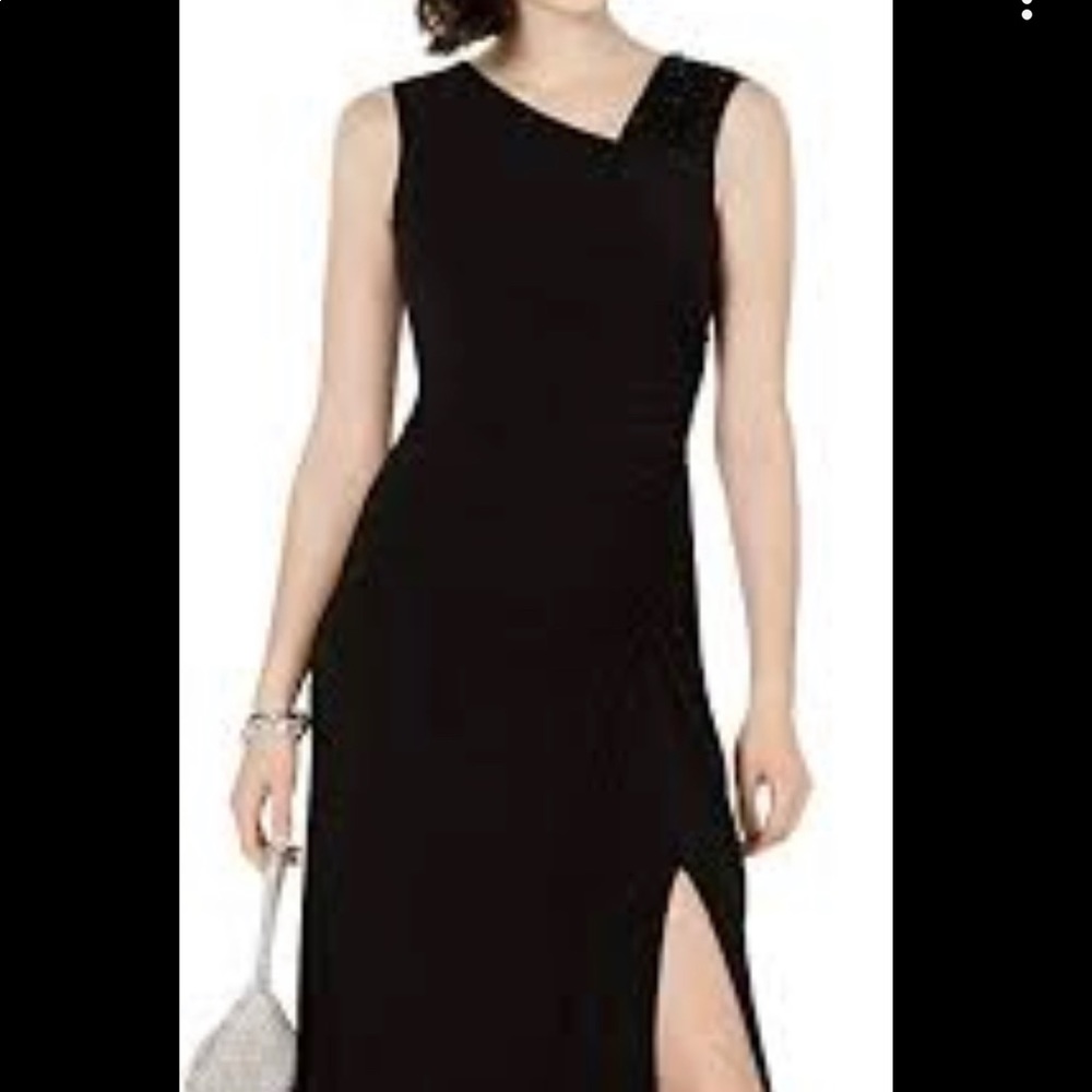 Elegant Black One-Shoulder Maxi Dress